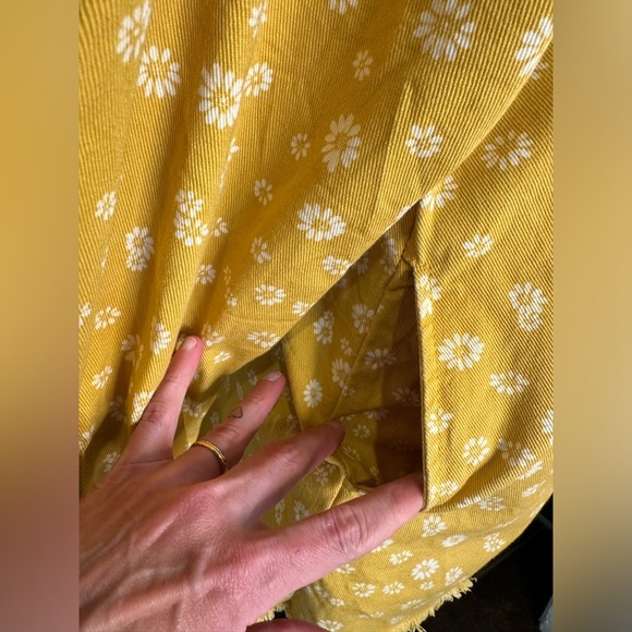 Polagram medium cotton yellow and white flower button up barn jacket - Picture 7 of 15